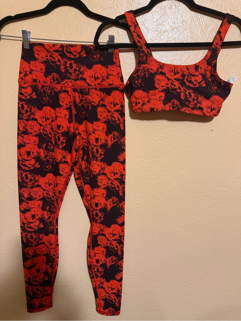 Alo Yoga Vapor Roses